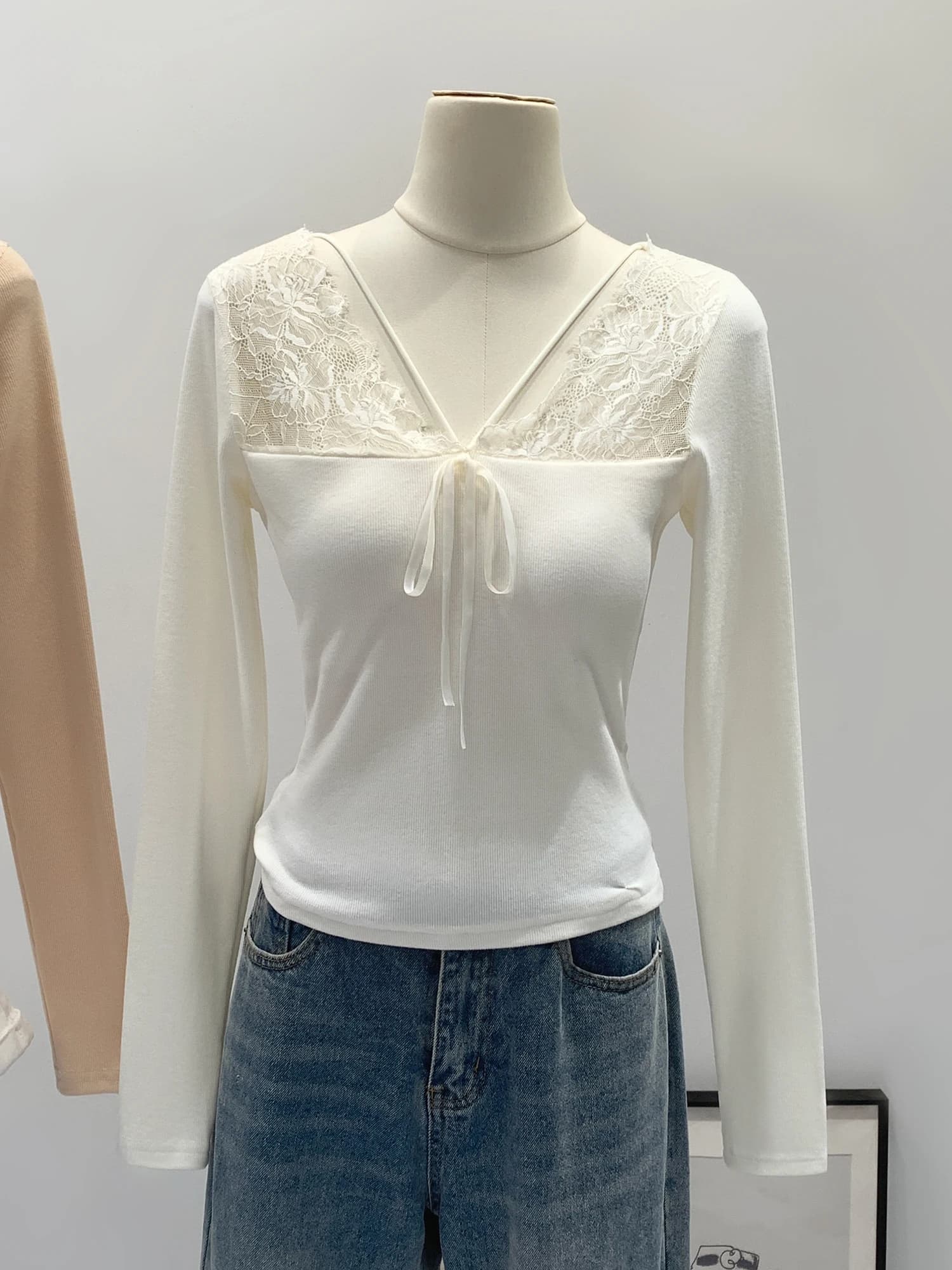 Pure Desire High-End Lace Trim V-Neck Tie Women's Base Shirt Autumn Winter New Inner Wear T-Shirt Small Top Korean Style