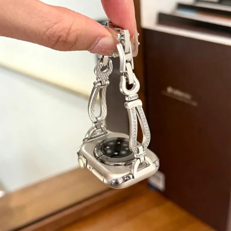 Diamond studded metal bracelet strap suitable for Apple iWatch strap 38mm 40mm 41mm 42mm 44mm 45mm 49mm fashionable strap