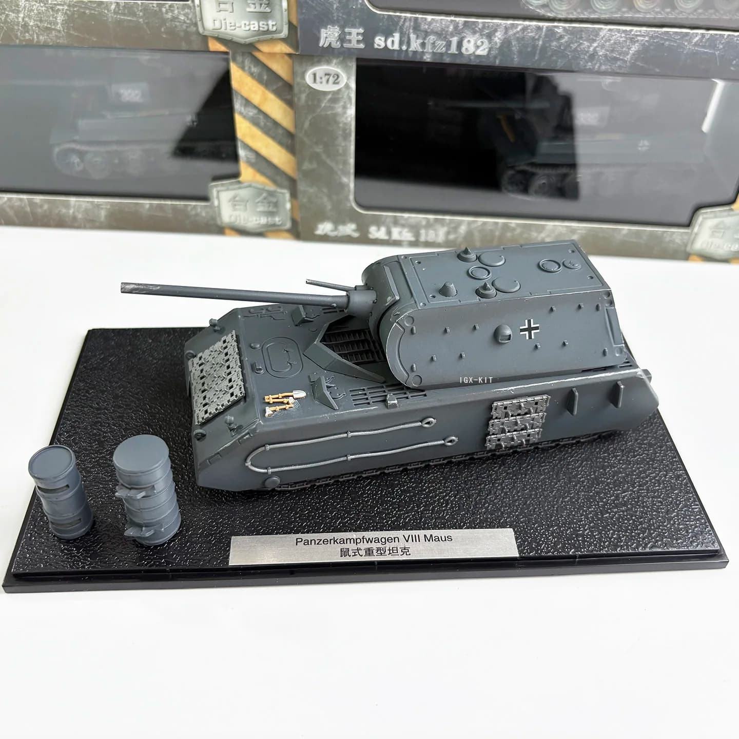 Modello di simulazione del prodotto finito in lega di carro armato pesante con topo tedesco in scala 1:72 per esposizione di collezione di giocattoli per bambini e adulti
