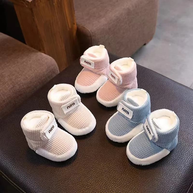 Autunno Inverno Neonate Ragazzi Stivali da neve Caldi scarpe da neonato in peluche Scarpe da esterno per bambini Comode scarpe in cotone per bambini con suola morbida