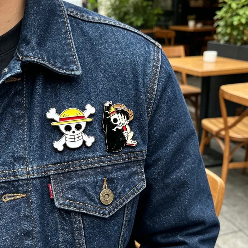 2pcs brooch Japanese anime characters metal badges Luffy Pirates alloy drip oil cartoon anime clothes backpacks accessories gift