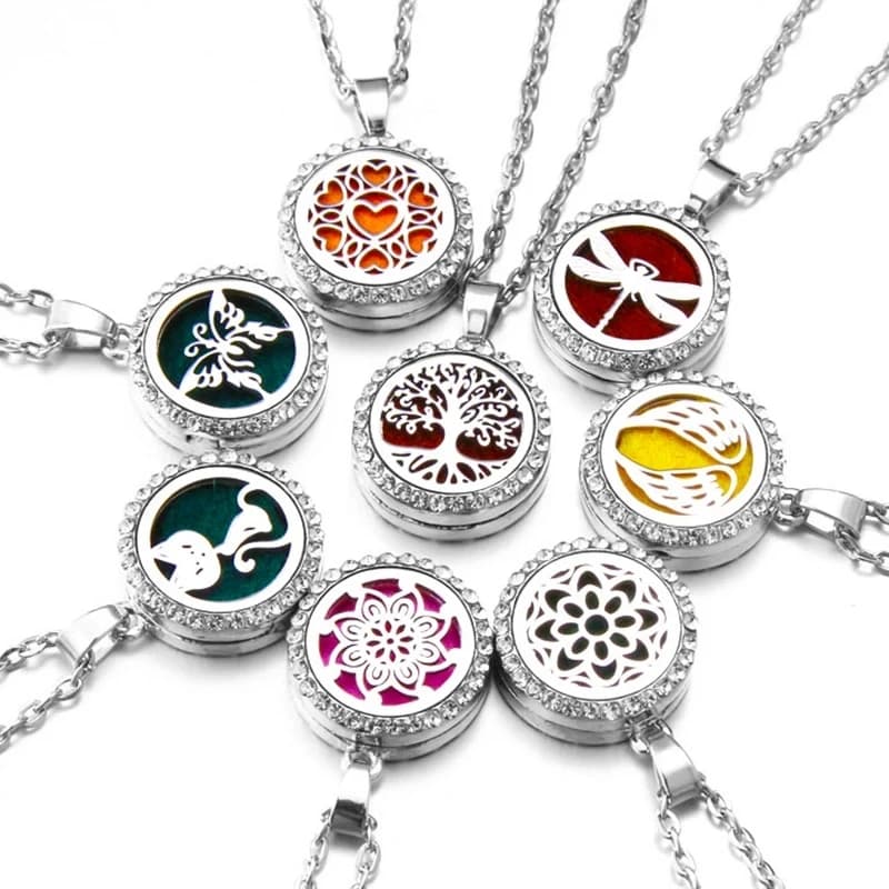 Nuova collana con medaglione diffusore Modelli multipli Ciondolo con profumo in acciaio inossidabile Olio essenziale Aromaterapia Regalo di gioielli di moda