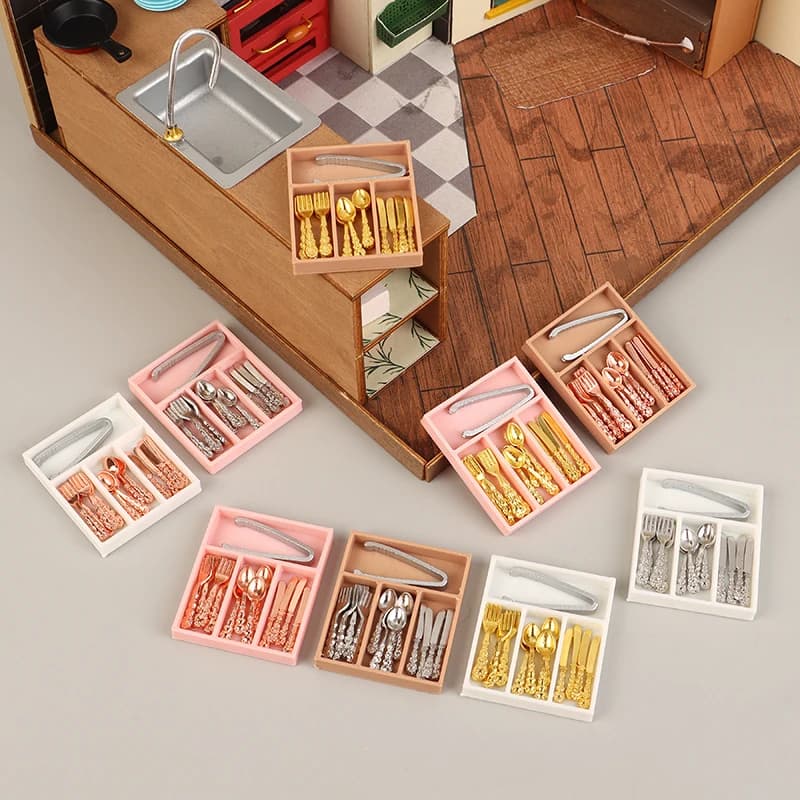 1Set 1:12 Home of Dolls Mini Knife Forchetta Cucchiaio Tavola pliers With Box of Dolls Home Cooking Tools Decor Accessories