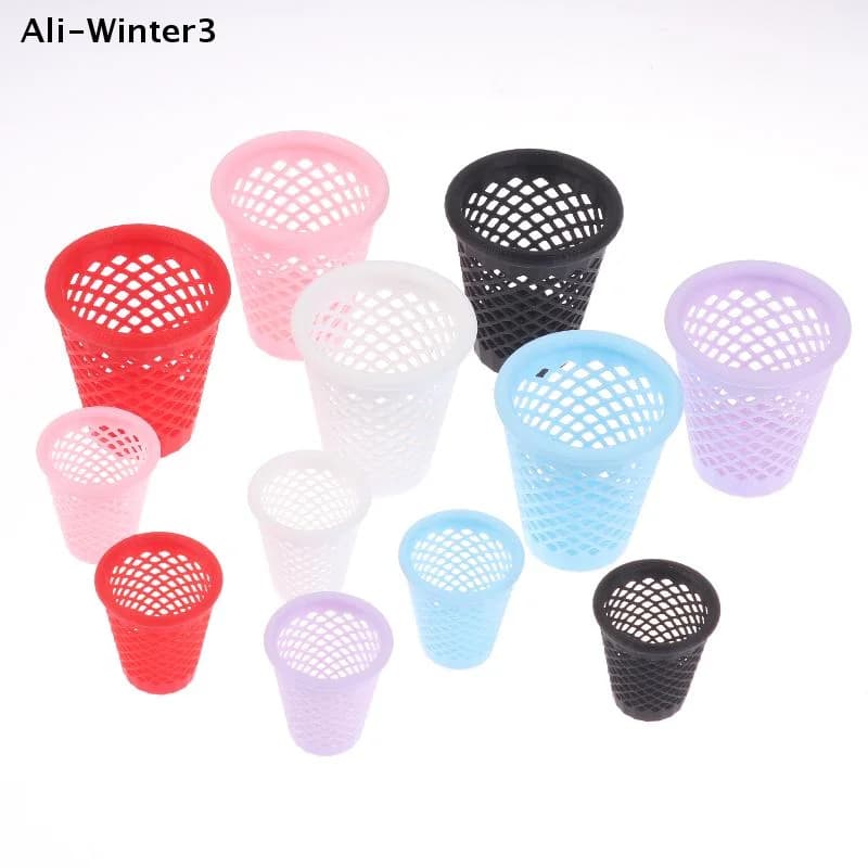 【W3】1 Pezzo 1/12 Cestino per la Spazzatura in Plastica Traforato in Miniatura per Casa delle Bambole, Giocattolo per Bambini, Accessori Decorativi per Soggiorno Casa delle Bambole