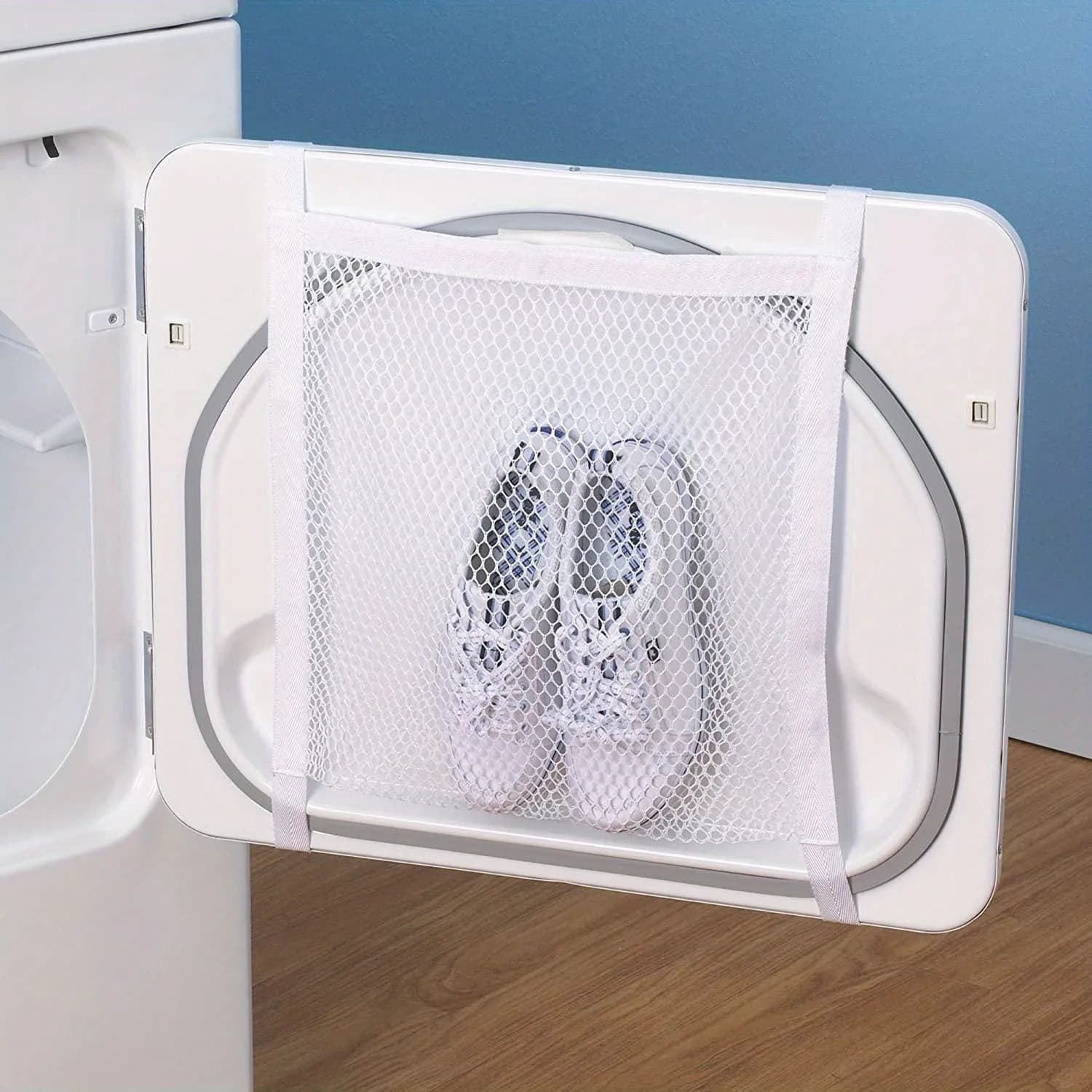 1 folding white bag to store and linen, bag to dry, white. It prevents damage to the dryer.