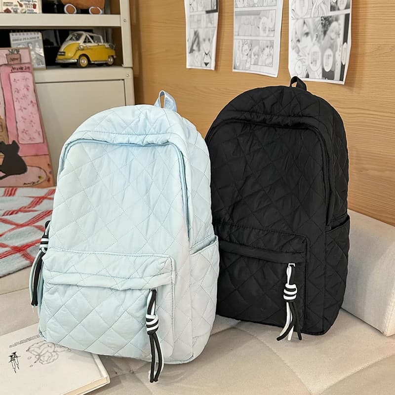 Zaino trapuntato alla moda da donna Borsa a tracolla leggera con decorazione in nappa in materiale morbido per la scuola di viaggio quotidiano