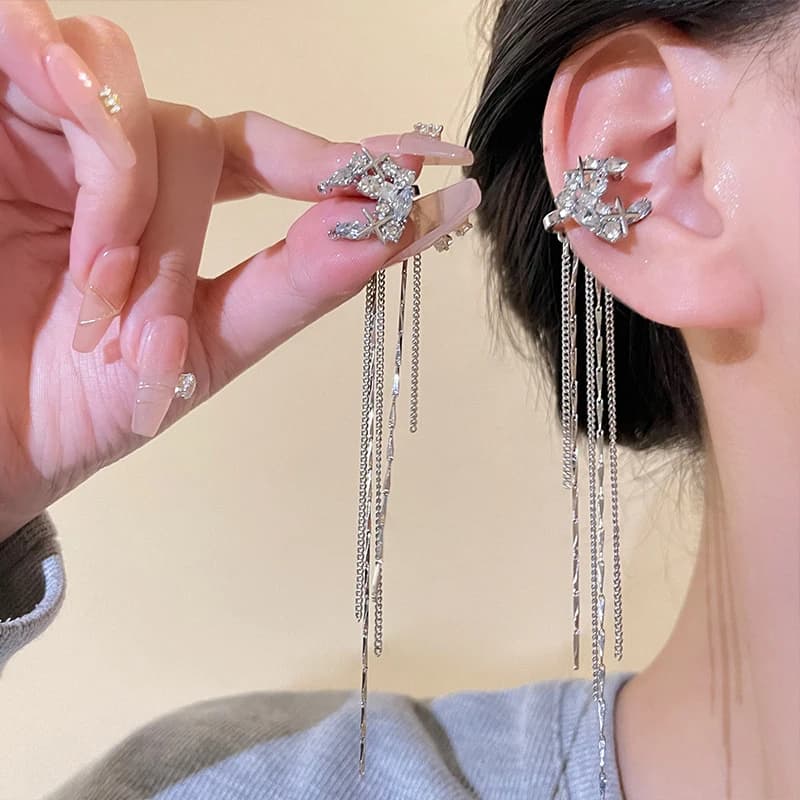 Orecchino a clip lungo con zirconi luccicanti a forma di luna e stella, senza bisogno di piercing, alla moda per feste femminili