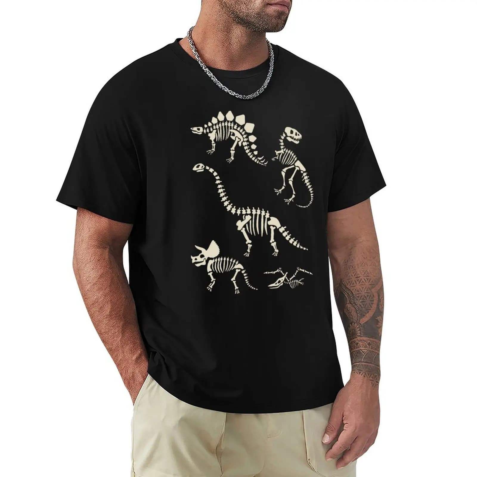 T-shirt nera con stampa di fossili di dinosauro, top a maniche corte per il lavoro quotidiano