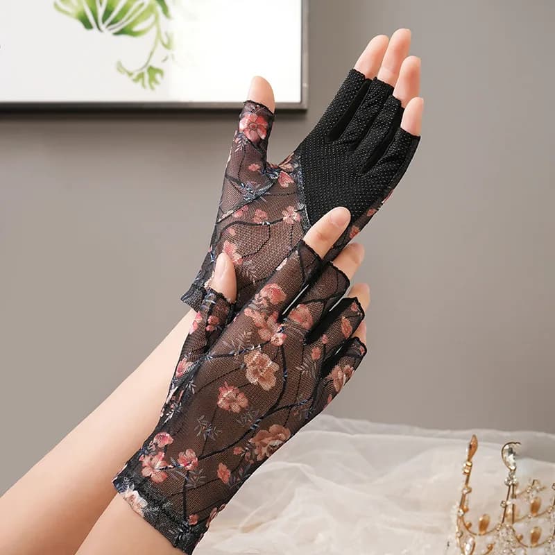 New Summer Lightweight Sun-Protective Gloves for Women – Non-Slip Breathable Elastic Floral-Lace Half-Finger Gloves