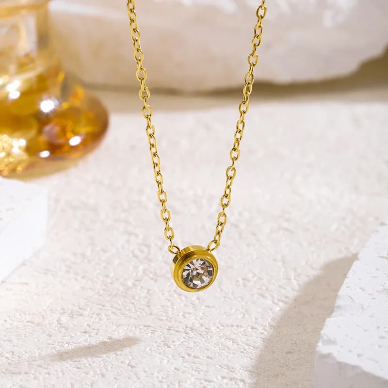 Collana con Ciondolo in Acciaio e Mini Cristalli Charm Fashion per Donne, Catena Classica in Zirconia per Clavicola, Accessorio Gioiello per Feste