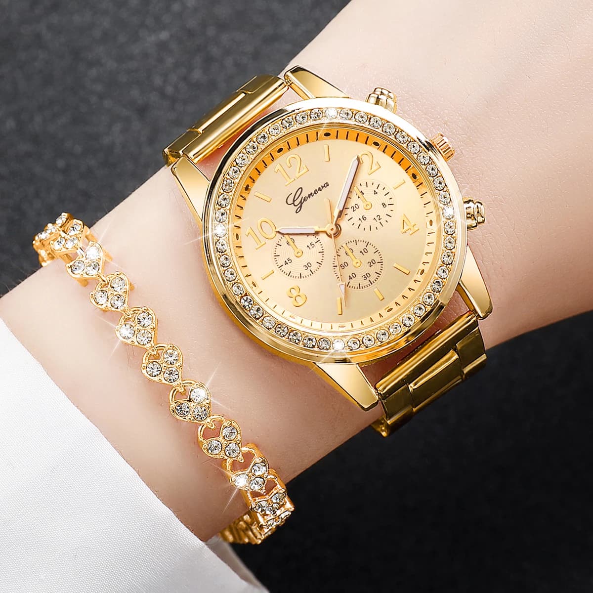 Orologio al Quarzo da Donna in Acciaio Inossidabile Color Oro e Bracciale con Diamanti alla Moda