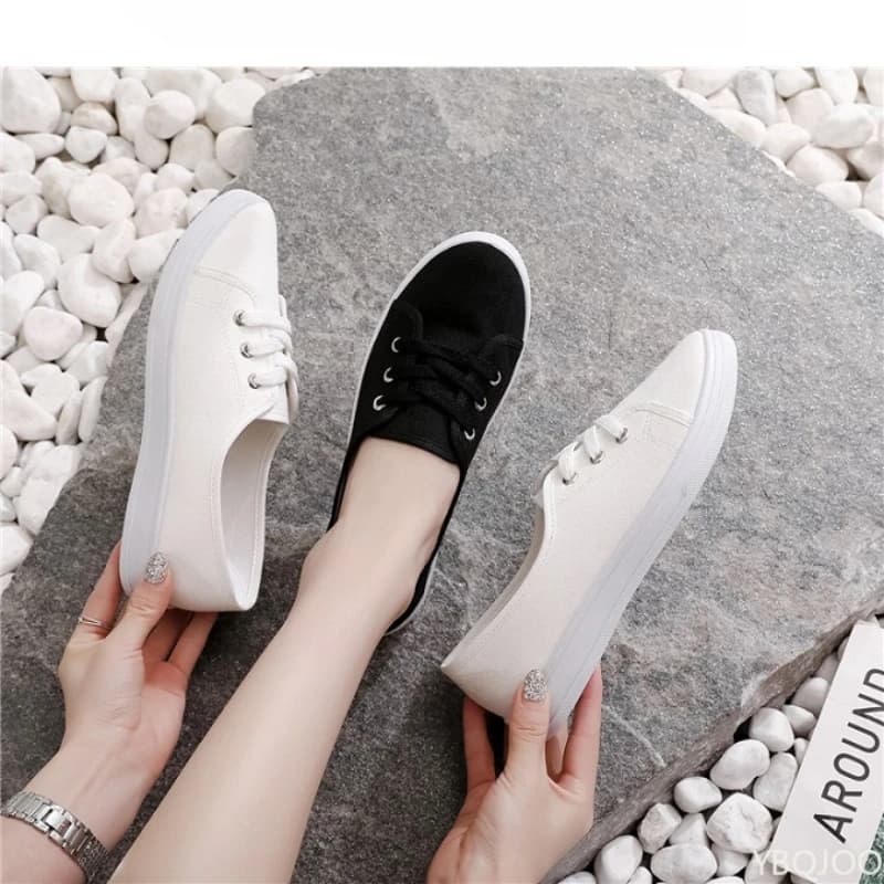 2025 nuove comode scarpe stringate da strada Scarpe basse da donna versatili alla moda Lady Classic punta tonda scarpe di tela bianche per le donne