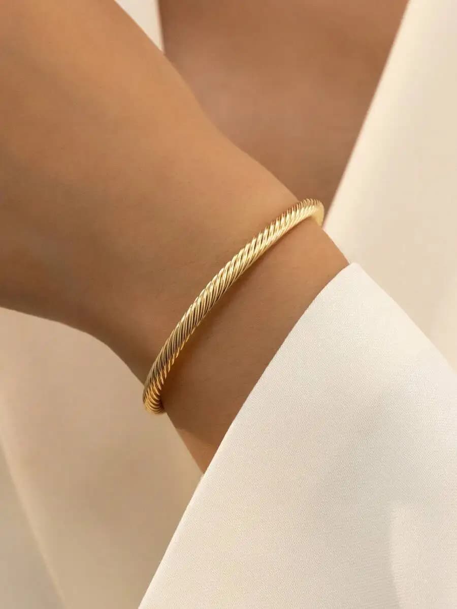 1pc Metallic Minimalist Letter Detail Open Cuff Bracelet - Anniversary Gift