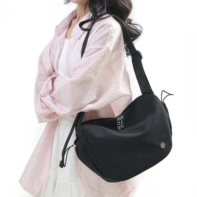 Borse a tracolla in nylon riutilizzabili da donna alla moda Borsa a tracolla piccola in tinta unita Borsa leggera casual per lo shopping e le gite