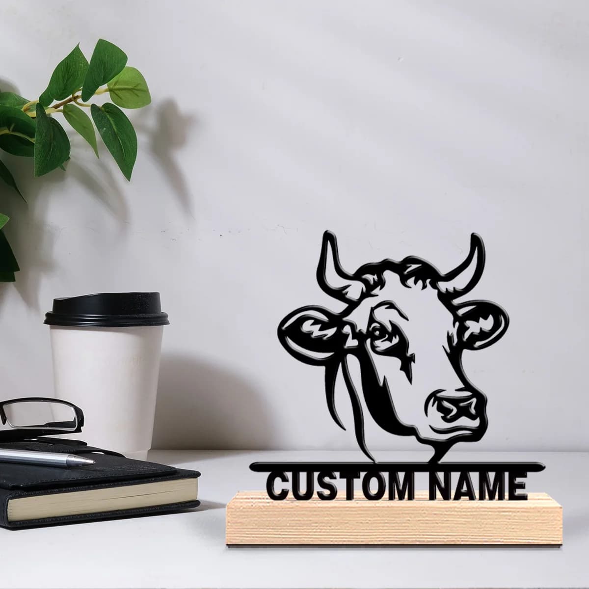 1 Pezzo Elegante Decorazione da Tavolo Personalizzata con Testa di Bue in Metallo e Base in Legno, Arte da Scrivania con Base in Legno per Appassionati di Natura