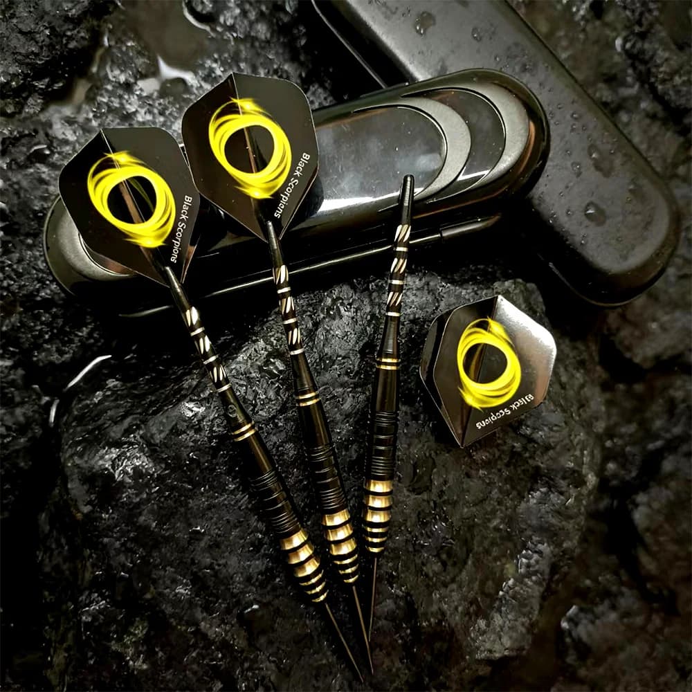 Set Professionale di Freccette con Punta Rigida 23g in Ottone, Gioco di Lancio per Intrattenimento Indoor con Elegante Scatola Portaoggetti, 3 Pezzi/Set HBS