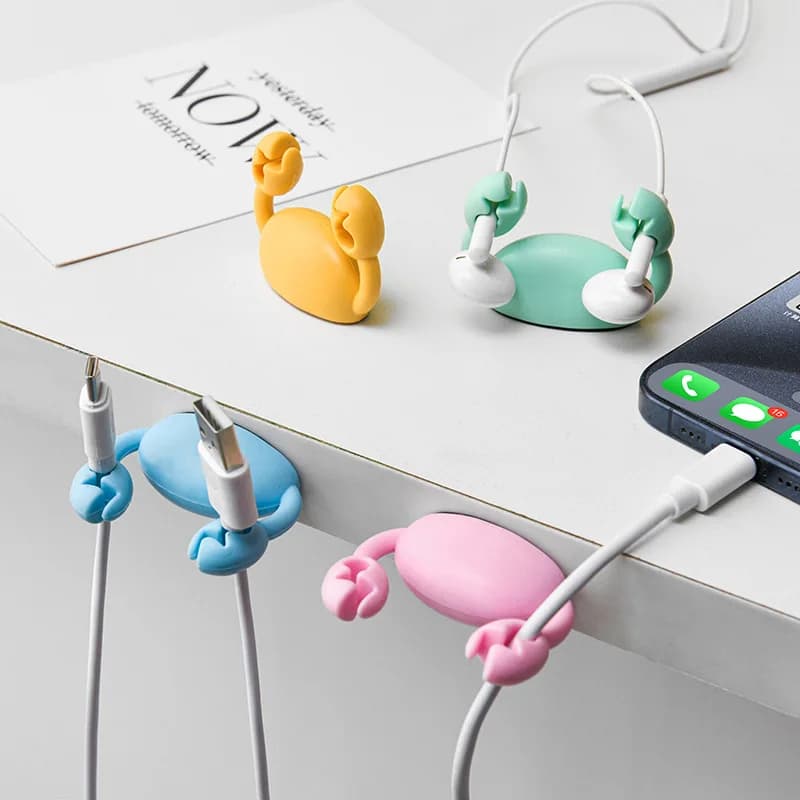 Organizzatore Cavi a Forma di Granchio Cartoon, Porta Cavi di Ricarica e Dati, Accessorio per Auto e Telefono