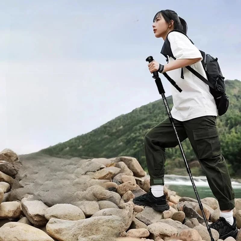 Ultralight Trekking Stick in Carbon Fiber and Aluminum Alloy, Professional Stick for Climbing and Hiking, Folding
