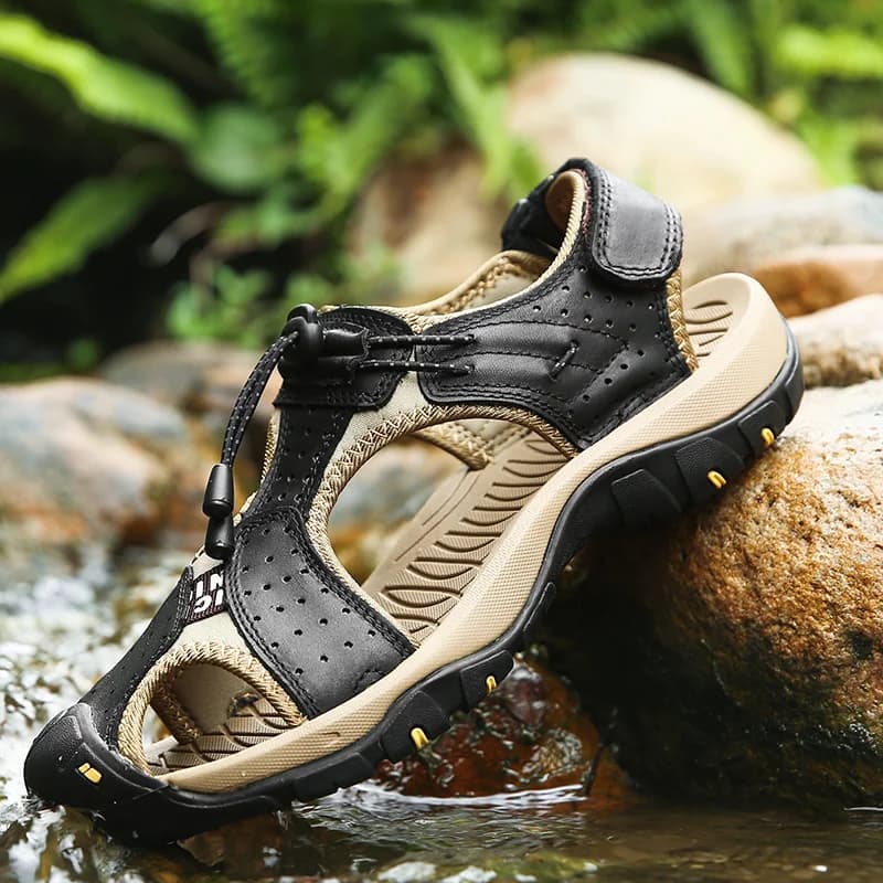 Men's Summer Sandals in Casual Leather with Closed Point, Beach and Water Shoes, Anti-slip Sports Sandals for Hiking and Leisure