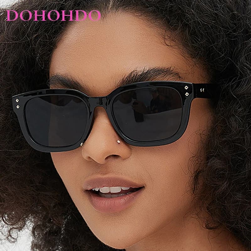 2026 Vintage Fashion Square Sunglasses Women Men Driving Shades Classic Brand Design Retro Rivet Square Sun Glasses Female UV400
