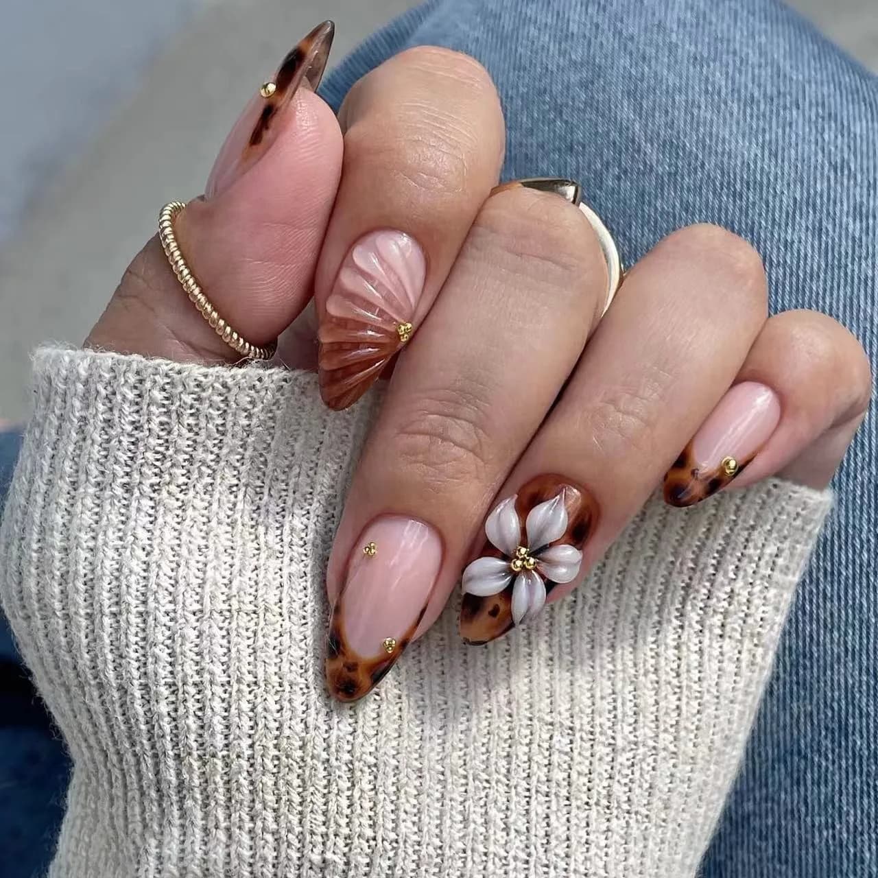 Hot Sale Autumn and Winter Brown Leopard Print 3D Carving Three-dimensional Whitening Nail Art Wearing Nail 24 Pieces Finished Product Wholesale