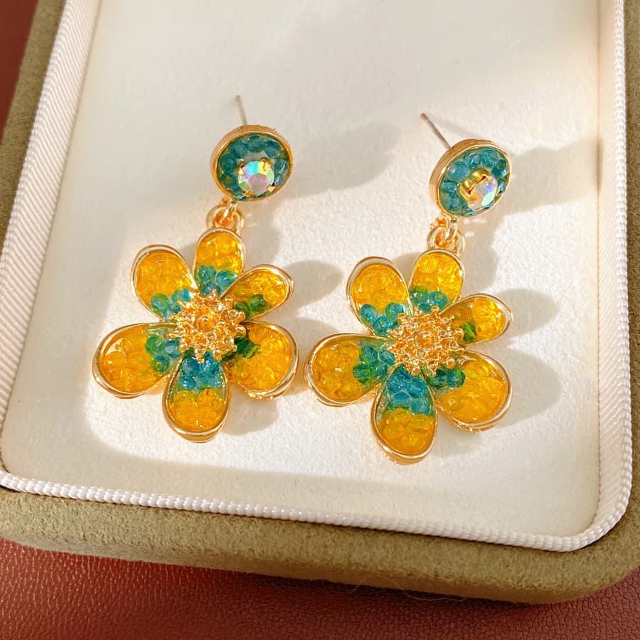 Mediaeval Vintager Yellow Hinestones Flower Dangle Earrings Round Pendnat Ear Drops Charms Wedding Banquet Jewelry Gifts New