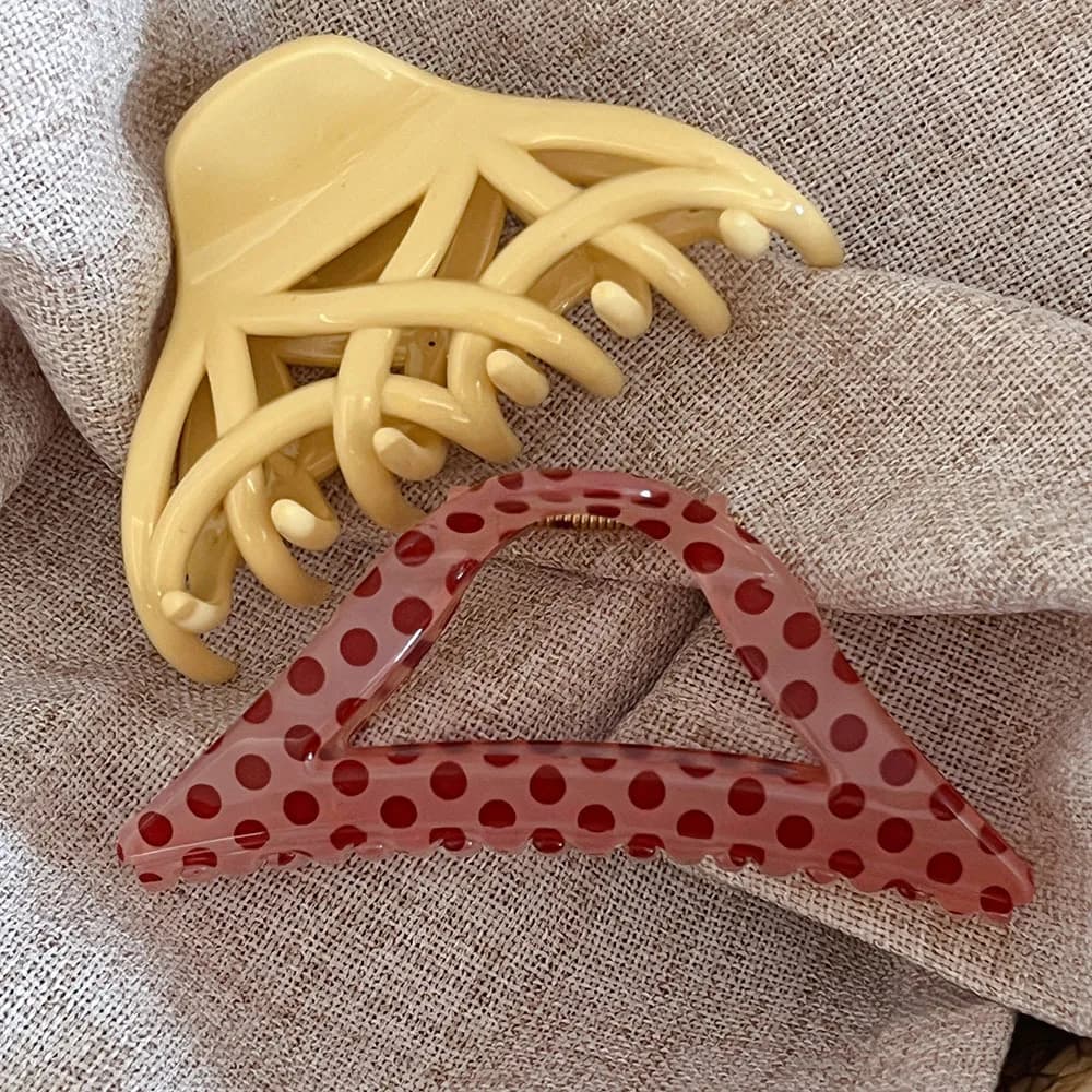 1 Pezzo Fermaglio per Capelli a Triangolo Vuoto con Pois a Framboosa, Grande Clip a Squalo Gialla, Accessorio Minimalista Estivo per Capelli da Donna