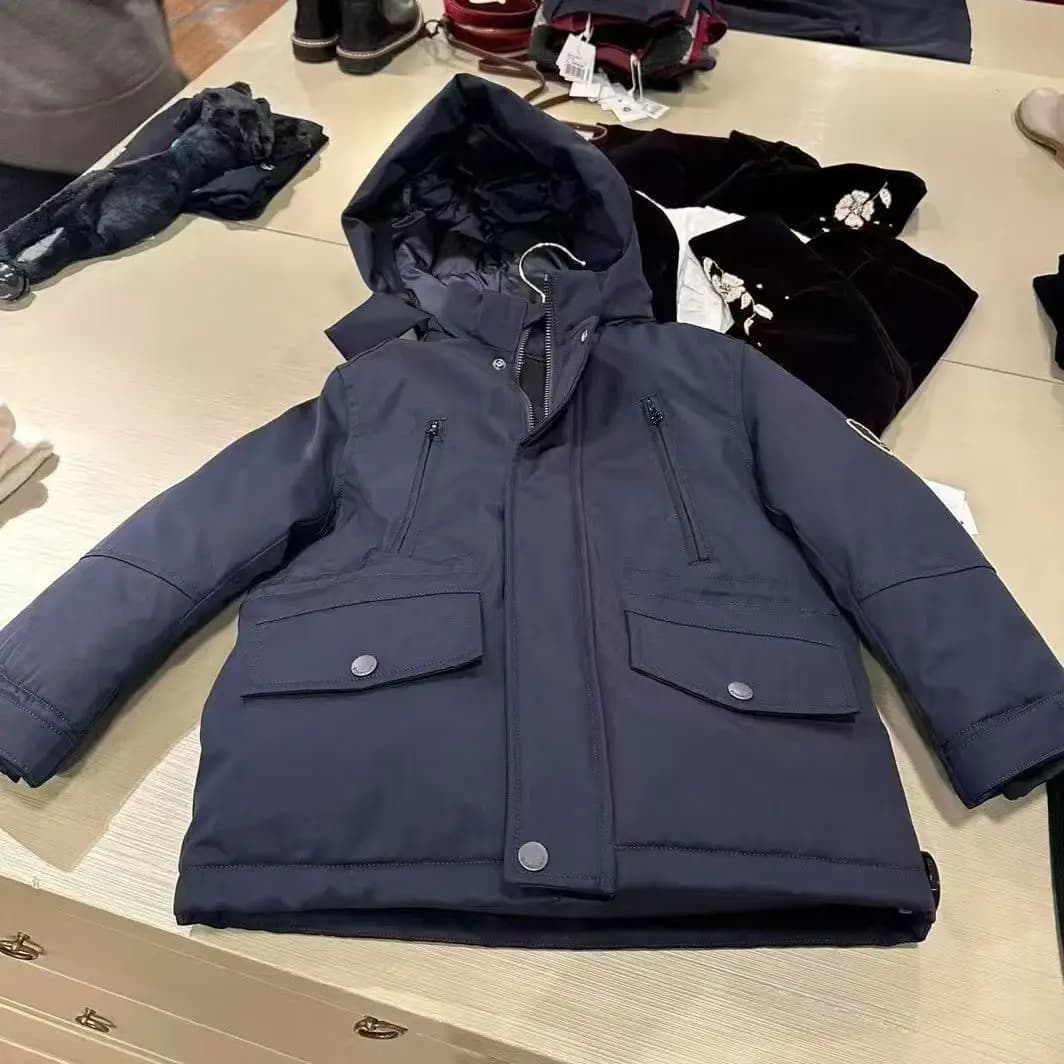 Children's Down Jacket 2026 Winter New Arrival: Fashionable, Windproof, Thickened, and Warm Girls' White Duck Down Hooded Jacket