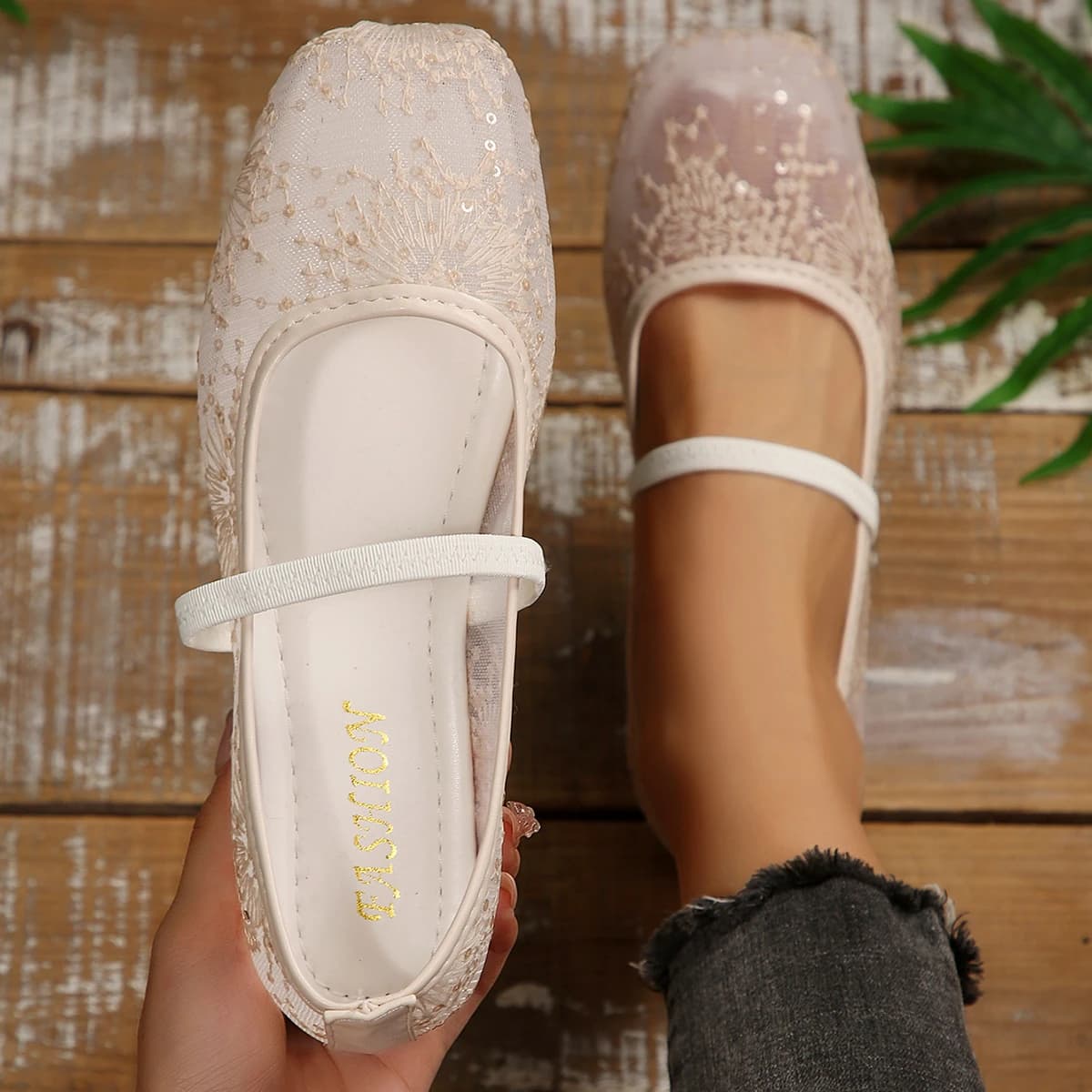 Flats Embroidered Fairy Tale Women Shoes Spring Summer Loafers Hollow Out Mesh Single Shoes Lace-Up Breathable Ballet Sneakers