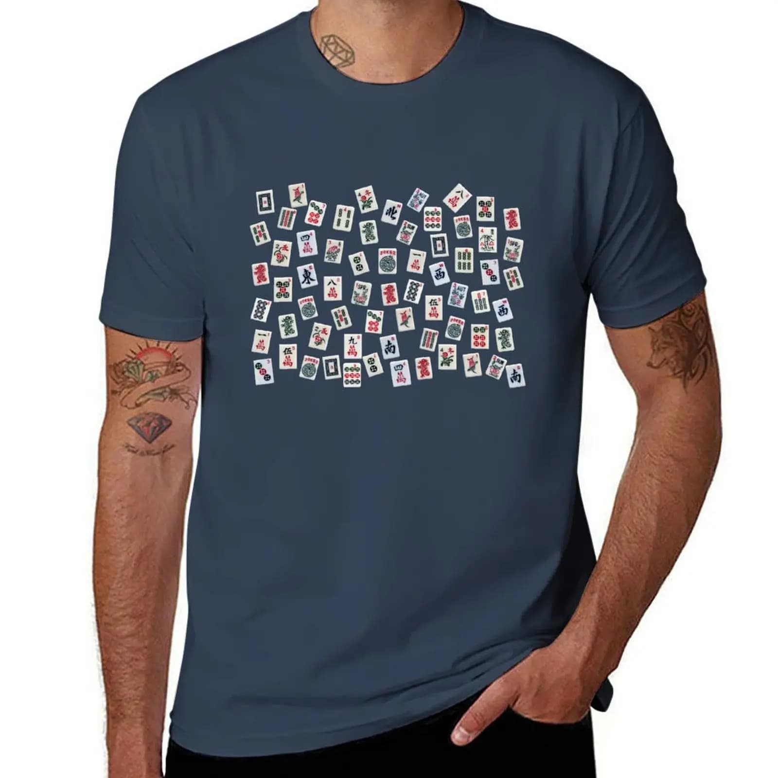 T-shirt con design a tema Mahjong, tinta unita, traspirante, modello basic