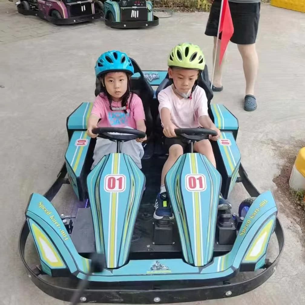Veicolo da corsa in metallo Go-Kart elettrico per interni di vendita calda con giochi di corse luminosi Intrattenimento per bambini Adulti per uso in giardino
