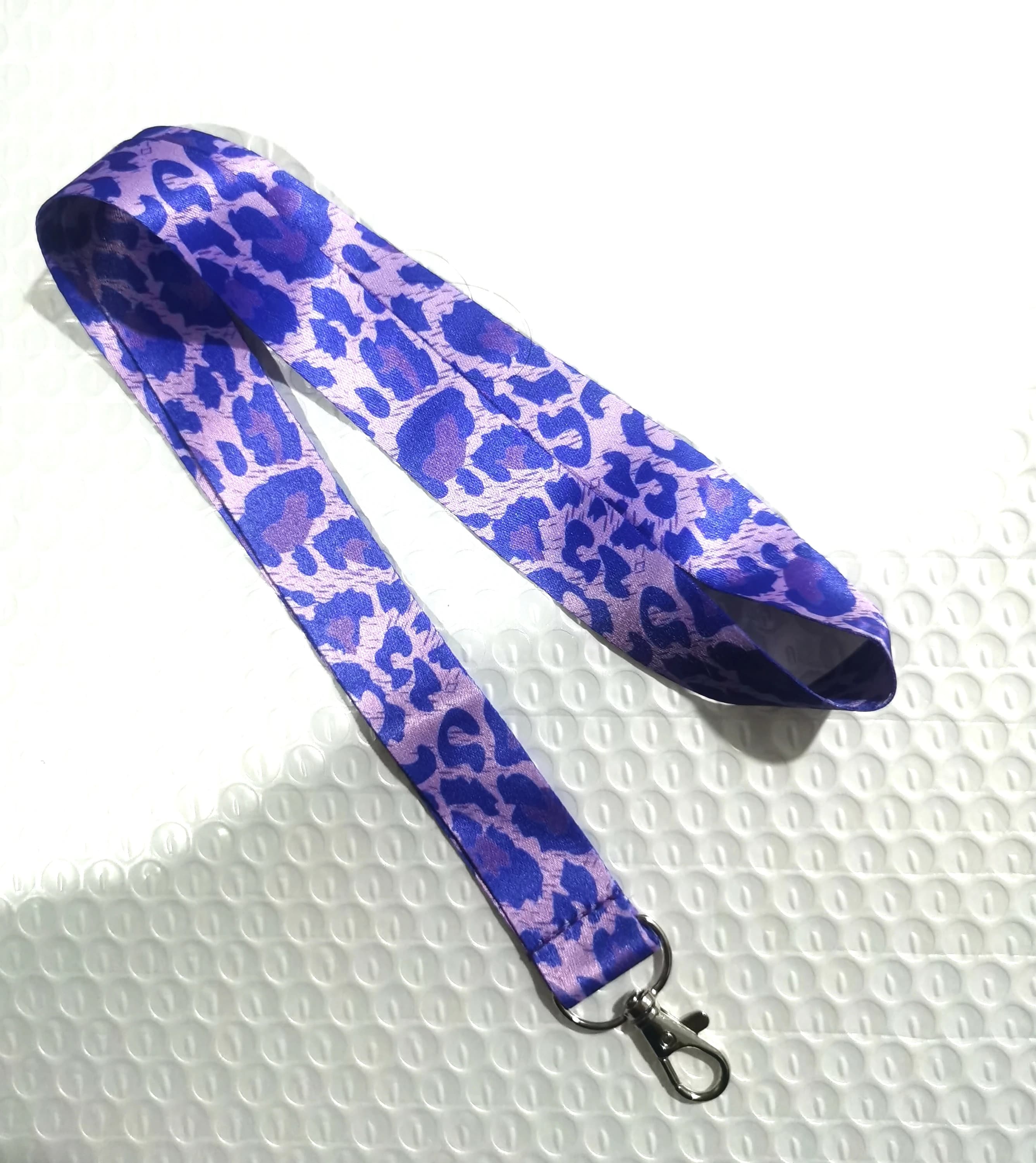 Nuovo Portachiavi con Cordino Stampa Leopardata, Porta Tessere e Carte Bancarie, Laccetto da Collo per ID e Tessere Autobus (1 pz)