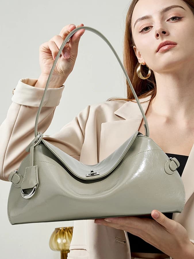 Faionable Leather bag Women's armpit bag 2025 New versatile pendulum bag casual Sle Single shoulder bag in cow leather