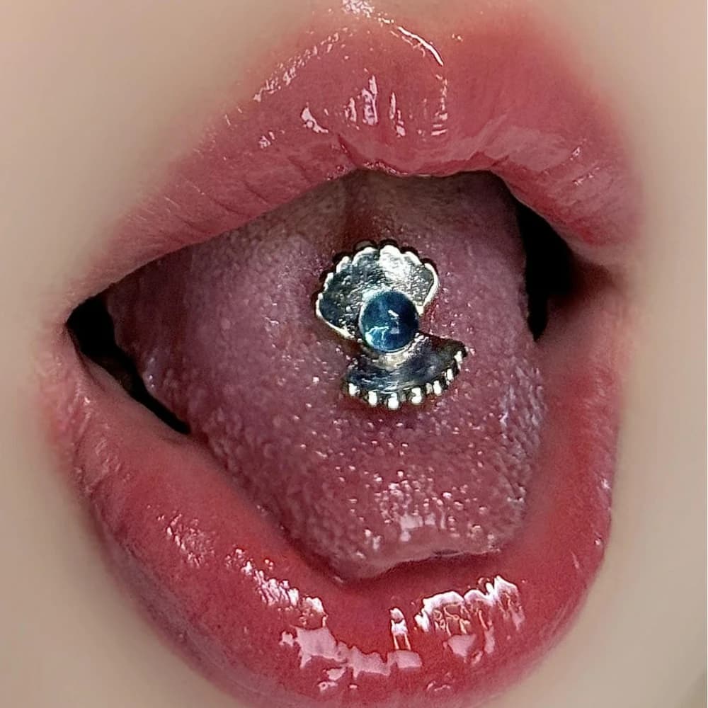 Piercing per Lingua Unico 2026 in Acciaio Chirurgico, Gioiello Estetico a Forma di Conchiglia con Perla Imitazione per Donne