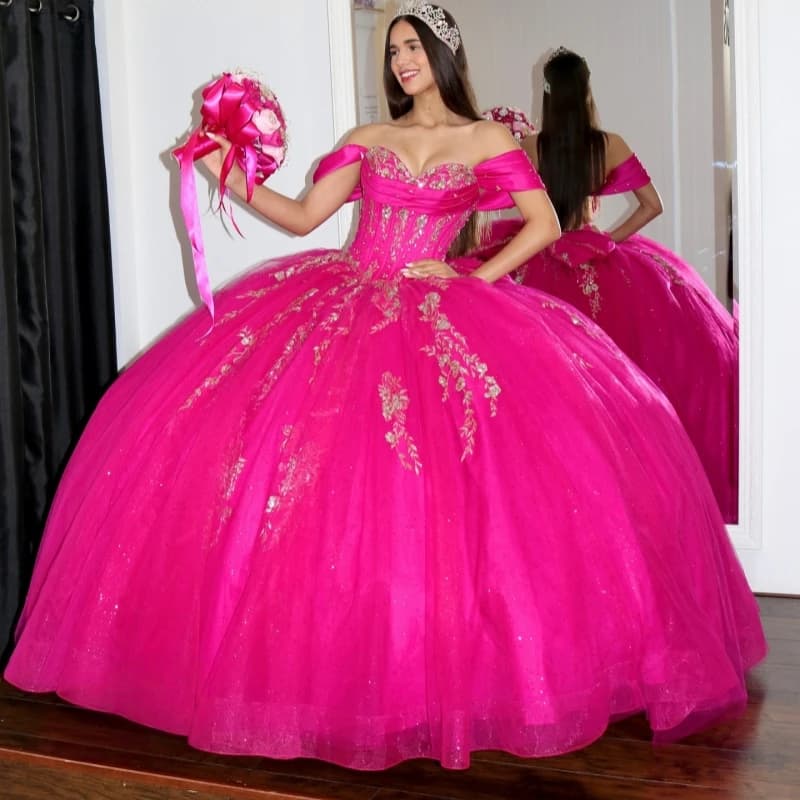Abiti stile Quinceanera rosa rosso Abito da ballo con spalle scoperte Applique con paillettes Perline in pizzo Fiocco di cristallo Tull Abito dolce 16 Abiti 15