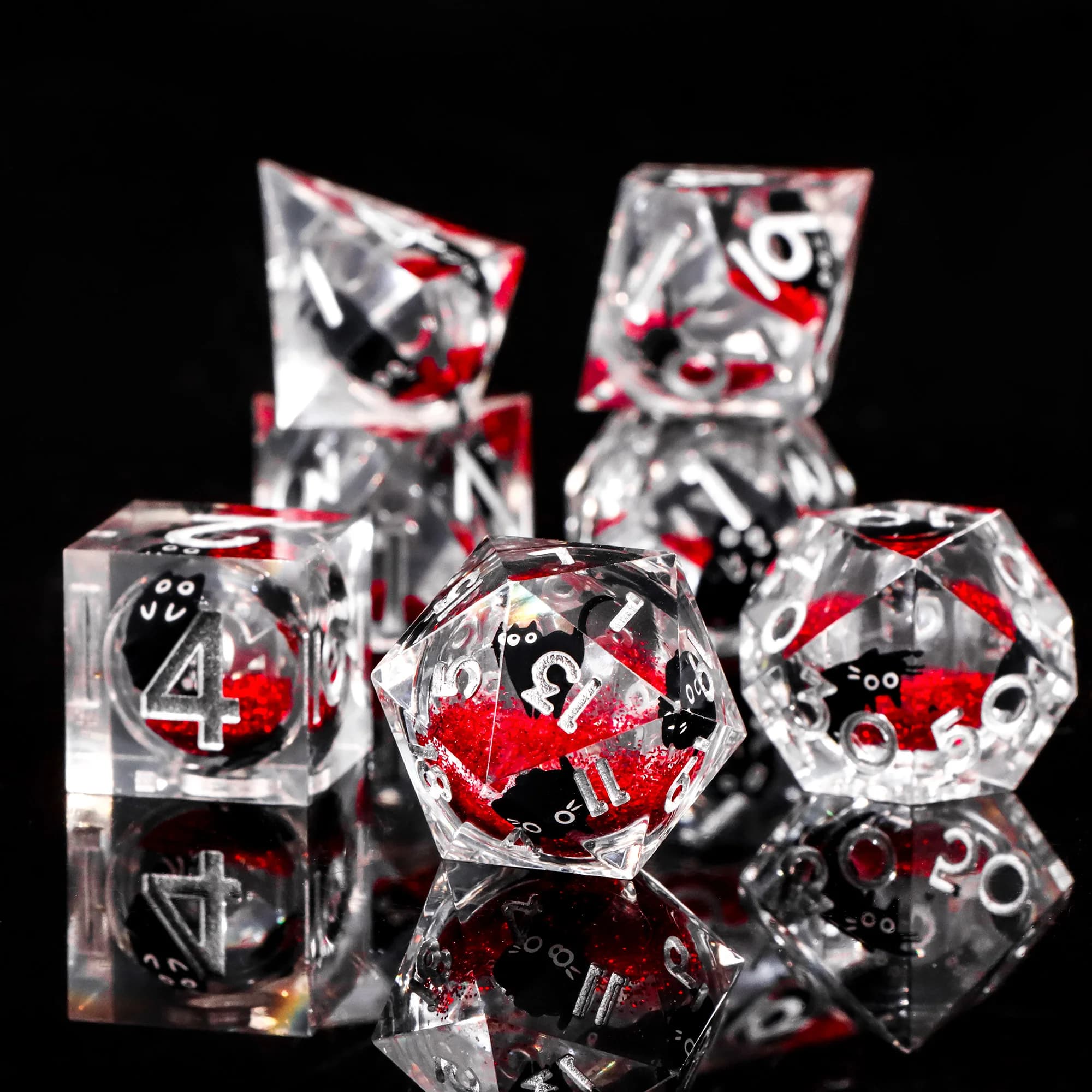 Set di 7 Dadi in Resina per D&D, Design con Nucleo Liquido a Forma di Gatto, Dadi per Giochi di Ruolo, Dadi con Bordi Affilati e Regali per D&D