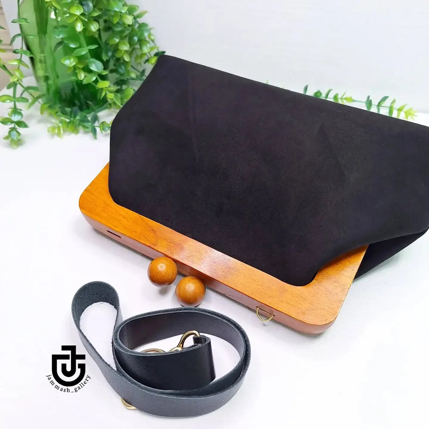 Lost in Vintage Soild Velvet Fabric Handbag Wooden Mouth Kiss Lock Bag Eveni Clutch Set Handbags with Straps Big Purse 25x20x8cm