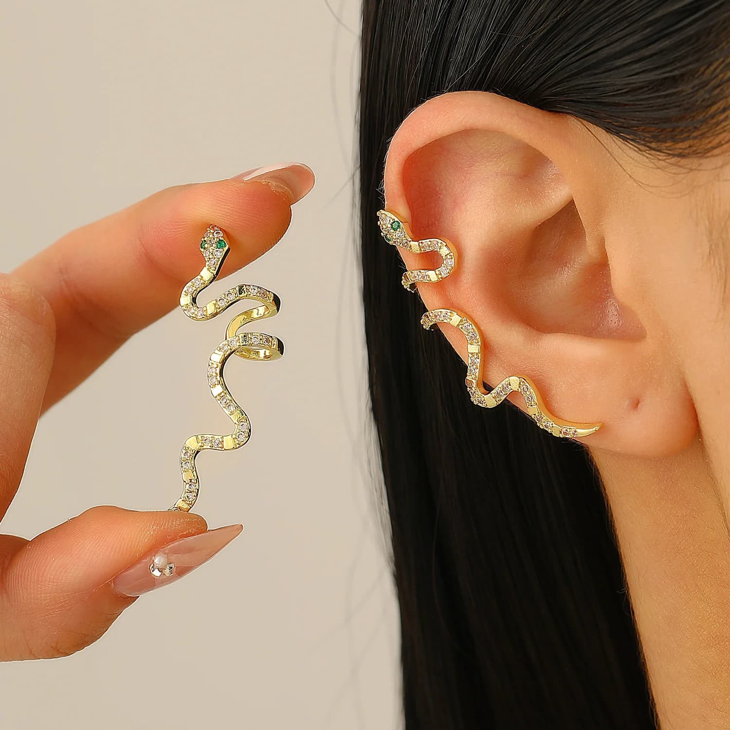 LATS 1PC Punk Snake Ear Cuff Nero Non-Piercing Ear Clip Orecchino per le donne Uomini Falso Cartilagine Ear Cuff Gioelleria Raffinata E Alla Moda All'ingrosso