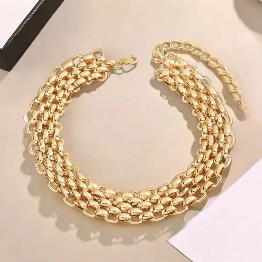 Metal Chunky Chain Choker Vintage Twisted Lock Layered Collar Necklace Temperament Personality Exaggerated Necklace