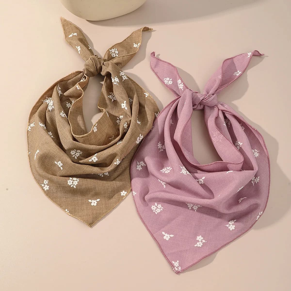 Women's Printed Scarf for Fitness and Yoga, Multipurpose Scarf Absorbent with Margherite Decoration