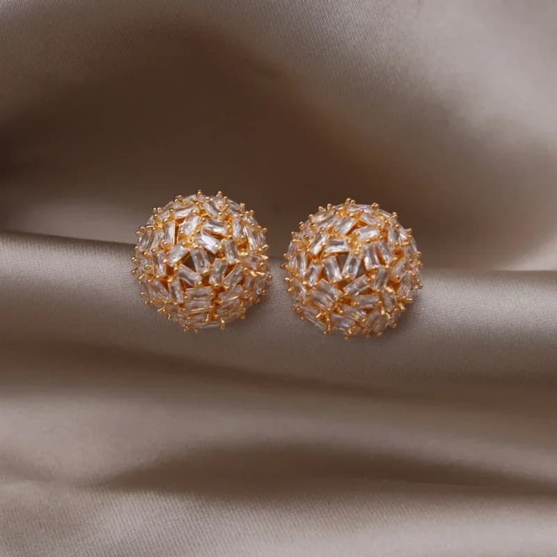 Francia nuovo design gioielli di moda orecchini rotondi con zirconi placcati in oro 14 carati Accessori lucidi per feste serali da donna eleganti