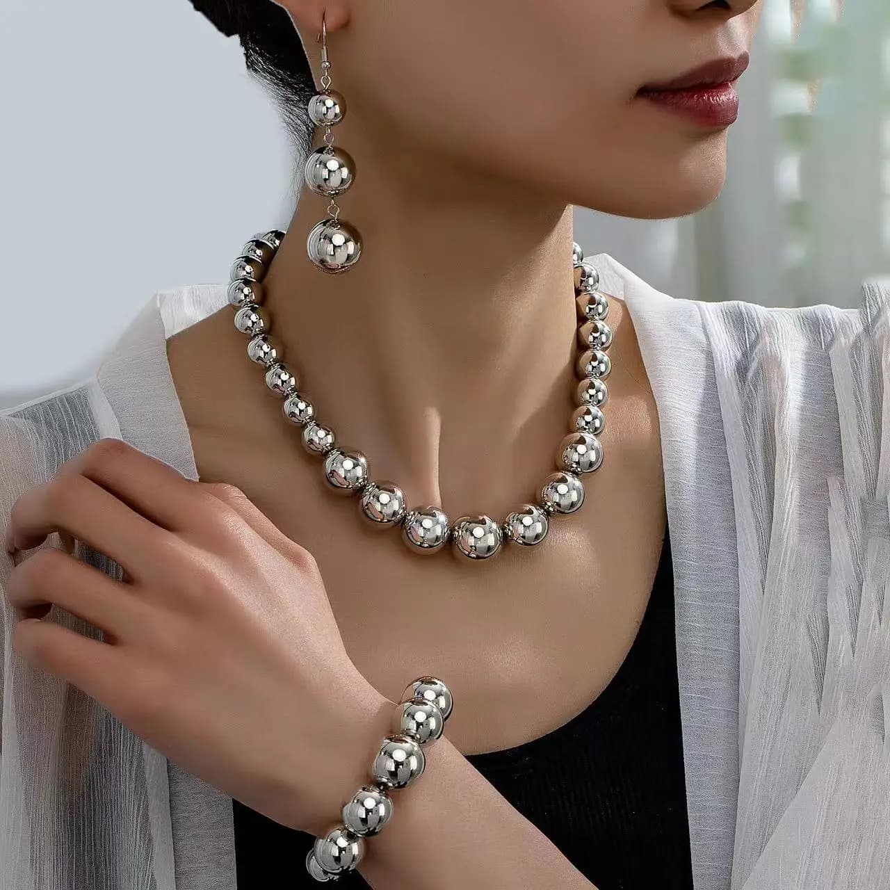 Set di Gioielli da Donna, Collana con Perline Grigie, Orecchini e Bracciale, Adatto per Uso Quotidiano e Feste