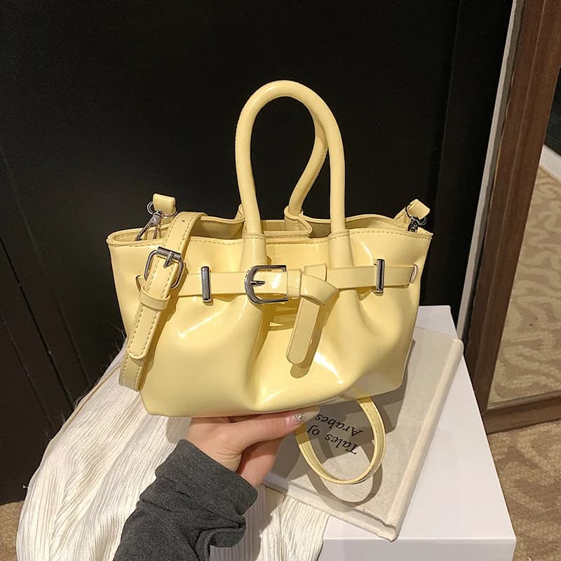 Fashionable and versatile handbag for women, 2026 new style, high-end and simple pleated crossbody bucket bag