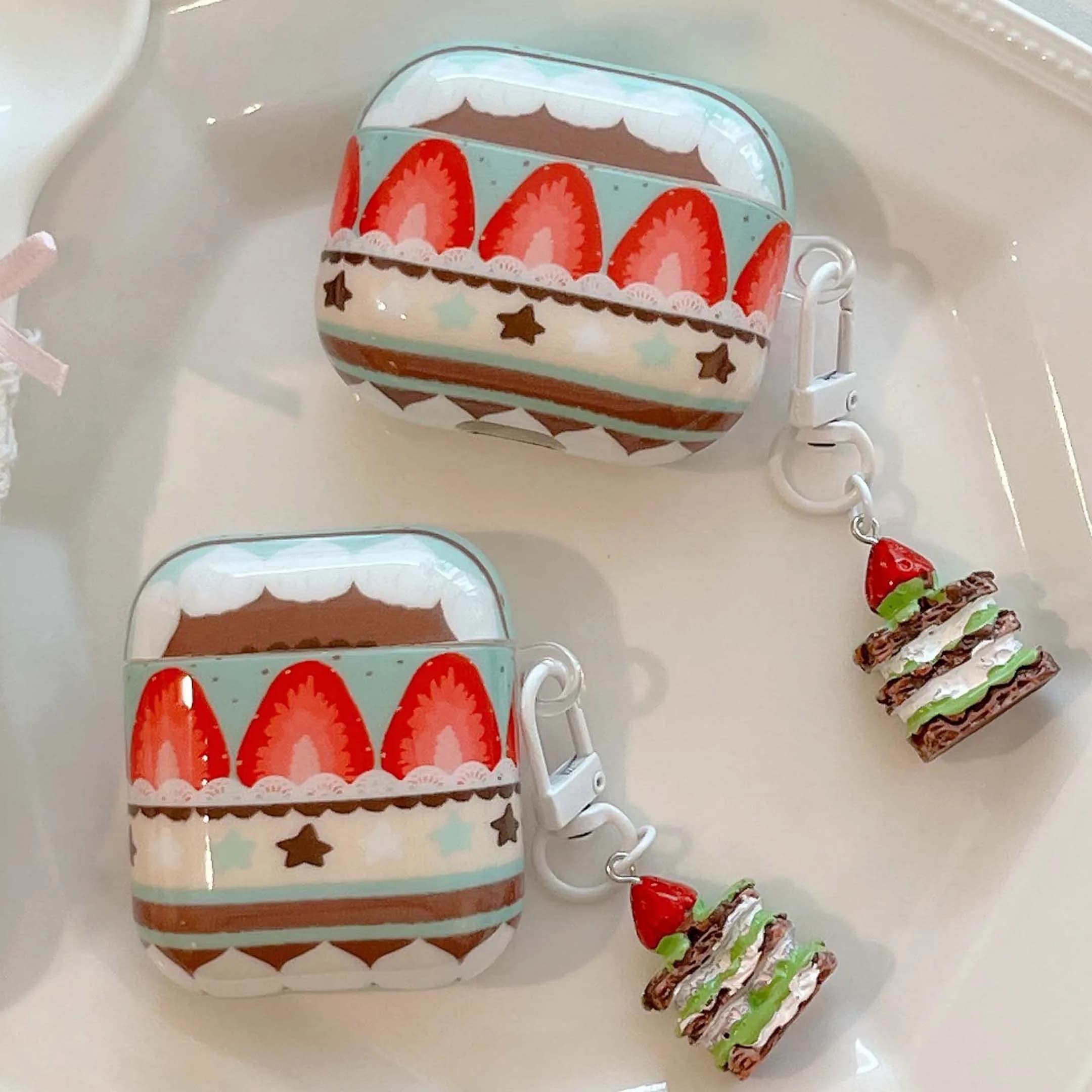 Simpatica custodia per auricolari a forma di torta al cioccolato e fragole, design cartone animato per Apple AirPods 4 3 2 1 Pro 2a generazione, custodia di ricarica wireless Bluetooth.