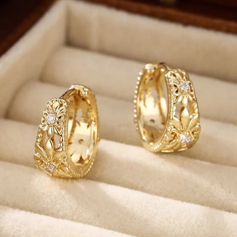Orecchini in Argento Sterling 925 con Motivo Floreale Traforato per Donne e Ragazze, Orecchini Classici con Zirconi Scintillanti, Gioielli per Uso Quotidiano, Regalo