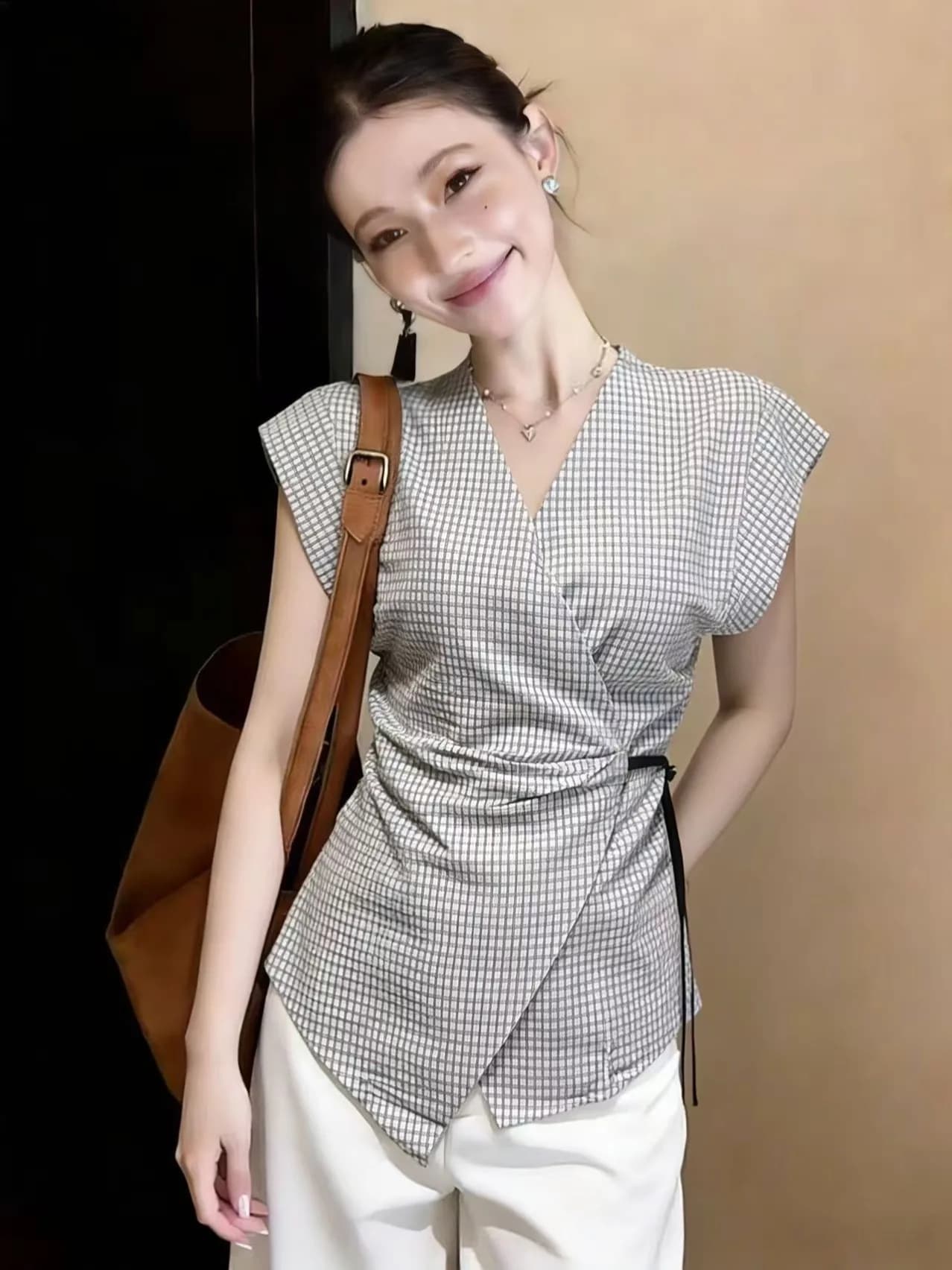 Retro Plaid V-Neck Short Sleeve Shirt Women's Summer Design Asymmetrical Waist-Cinching Fairy Sleeve Top Korean Style Commute