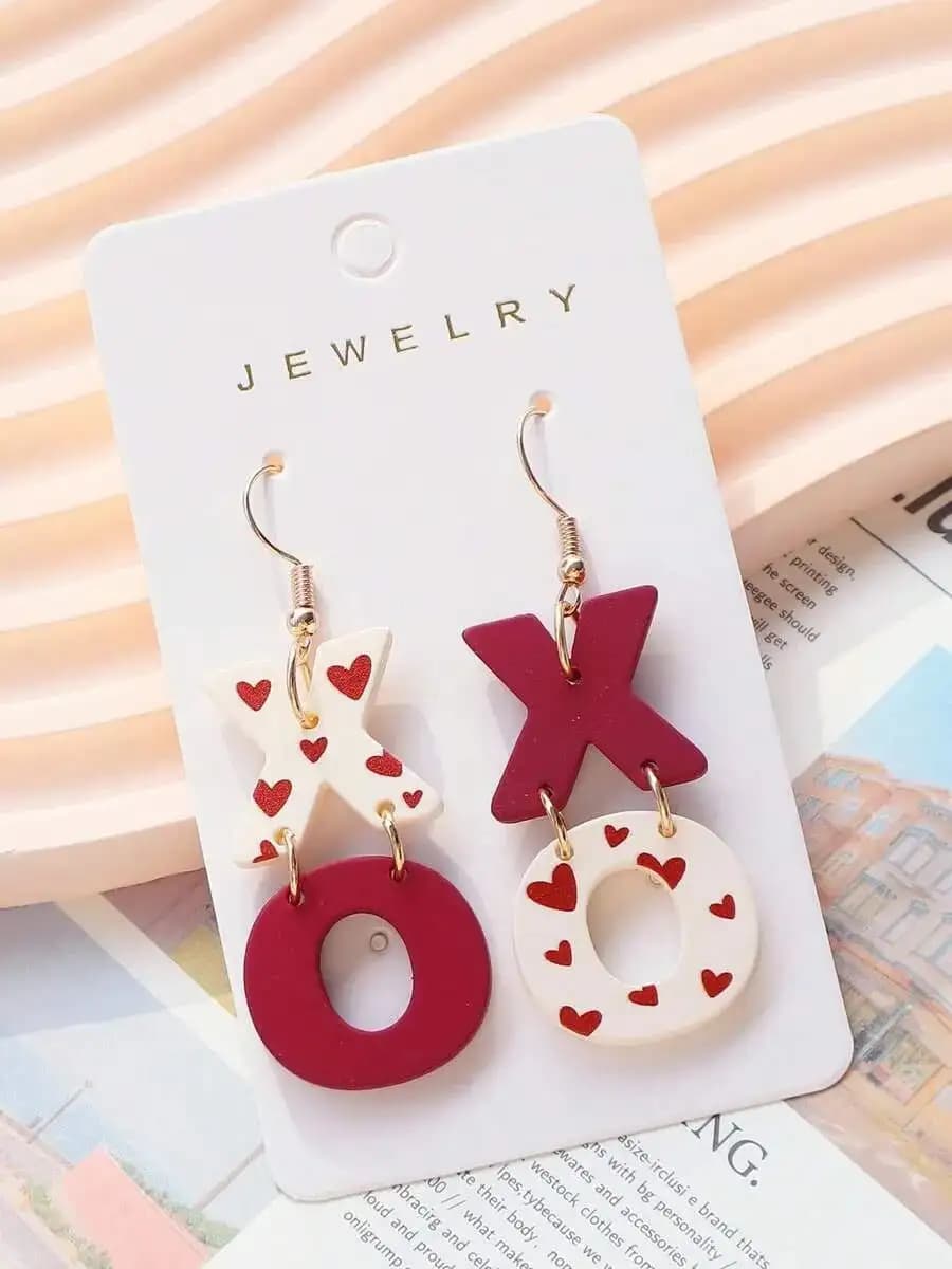Orecchini pendenti in resina con motivo a cuore XOXO per abbigliamento casual e celebrazioni