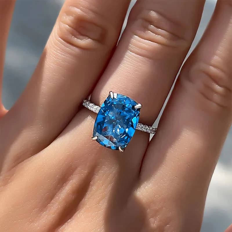Huitan Big Oval Sky Blue CZ Rings for Women Fashion Elegant lady's Finger Accessories Wedding Anniversary Party Trendy Jewelry