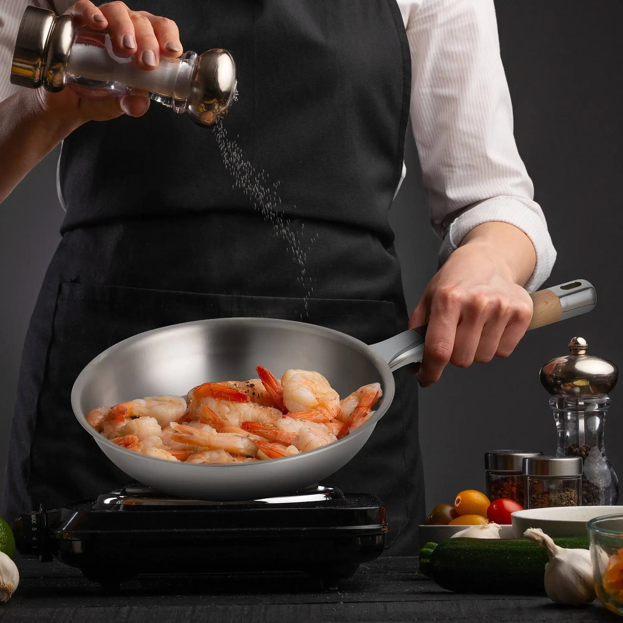 Outdoor non-stick pan with removable pure titanium coating, recommended to use low-flame gas regulation