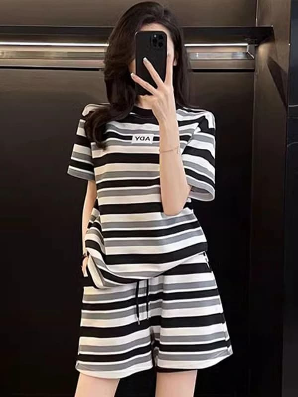 Fashionable Sportswear Set Women's Summer Casual Striped Short Sleeve Shorts Two-Piece Loose Age-Defying Running Outfit